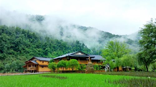 黄龍洞風景区