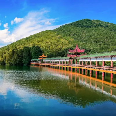 Hotel di Meizhou