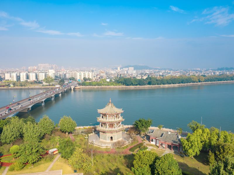 Fenghuangzhou Park (Northwest Gate)