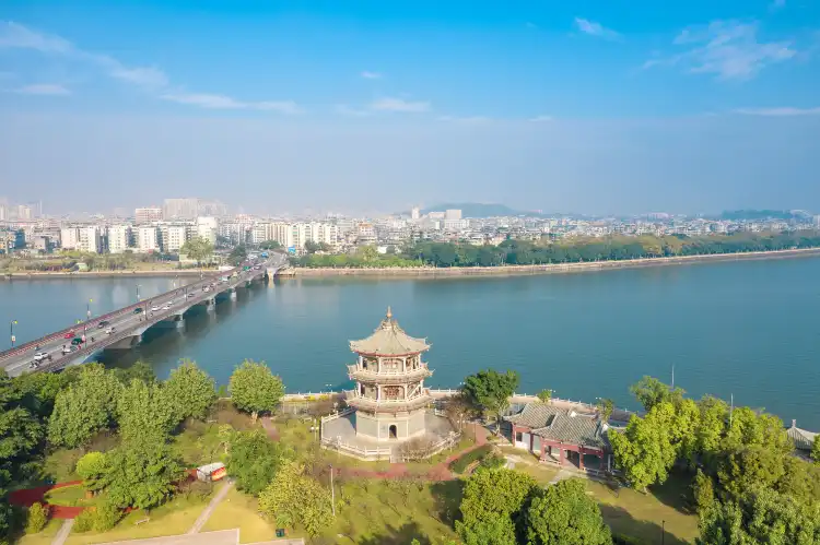 Hotels near Memorial Temple To Han Yu