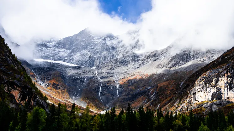 Hotel Pemandian Air Panas di Xiaojin
