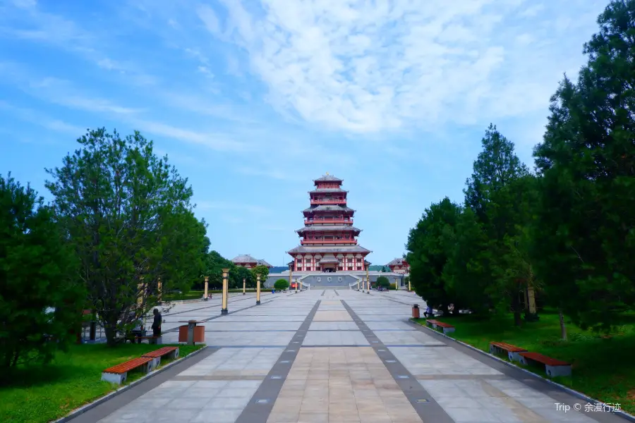 Qin Culture Square