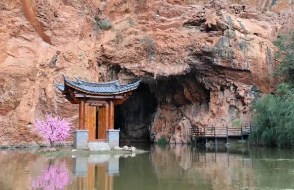 寶石洞風景區手搖船大小同價