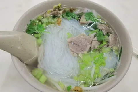 Yong bo mi fen Soup