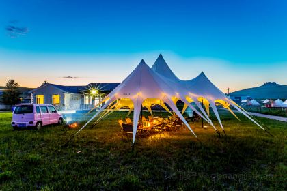 乌兰布统草原乌兰野宿·景观餐厅