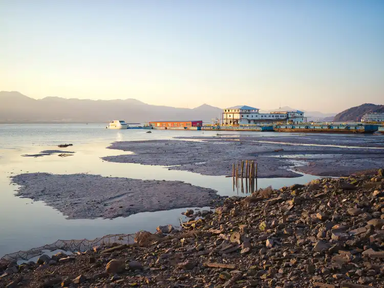 Hotels near Xiangshan Harbor