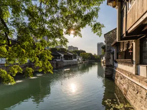 Qingguo Alley