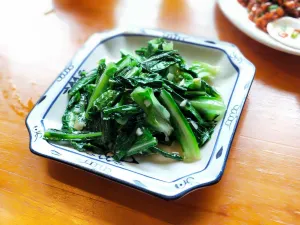 临江餐馆二楼美食部落