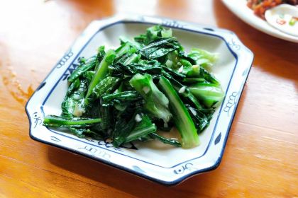 临江餐馆二楼美食部落