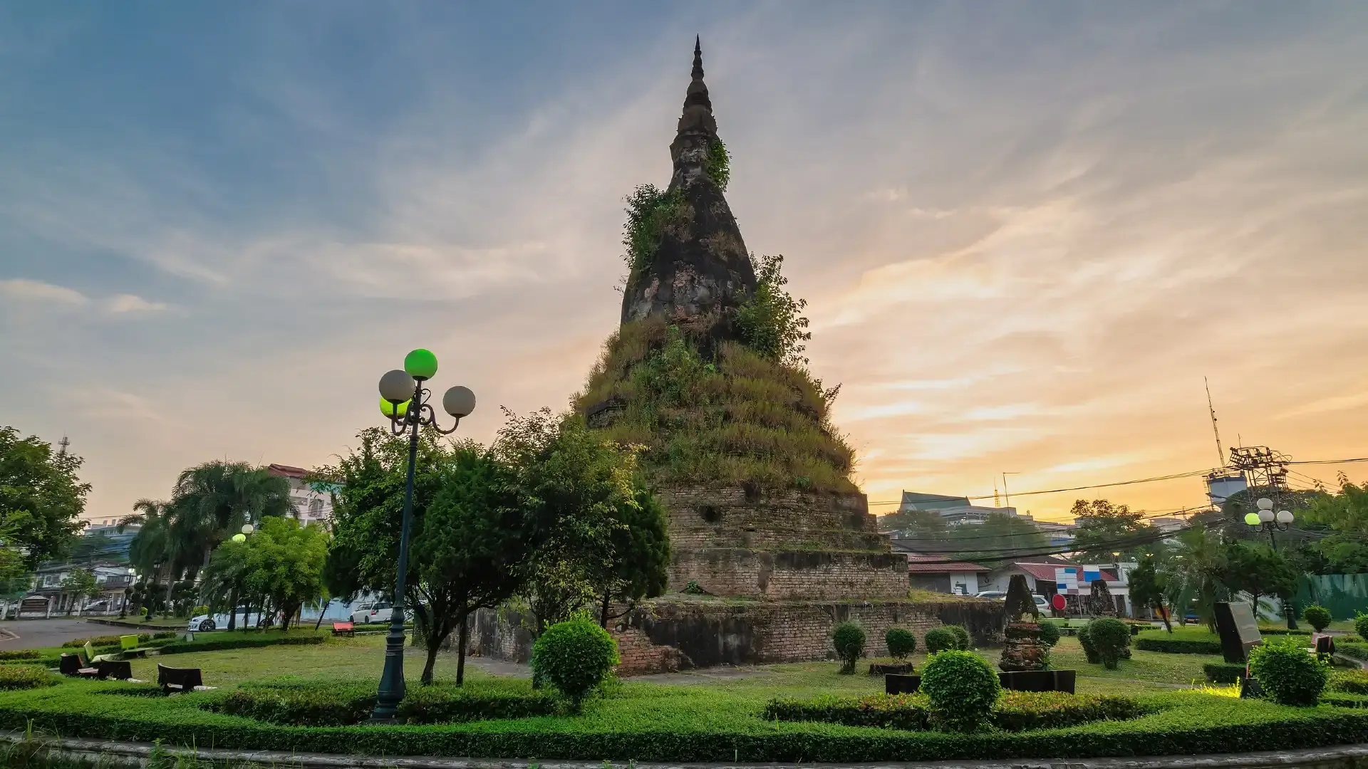 โรงแรมใกล้พระธาตุดำ