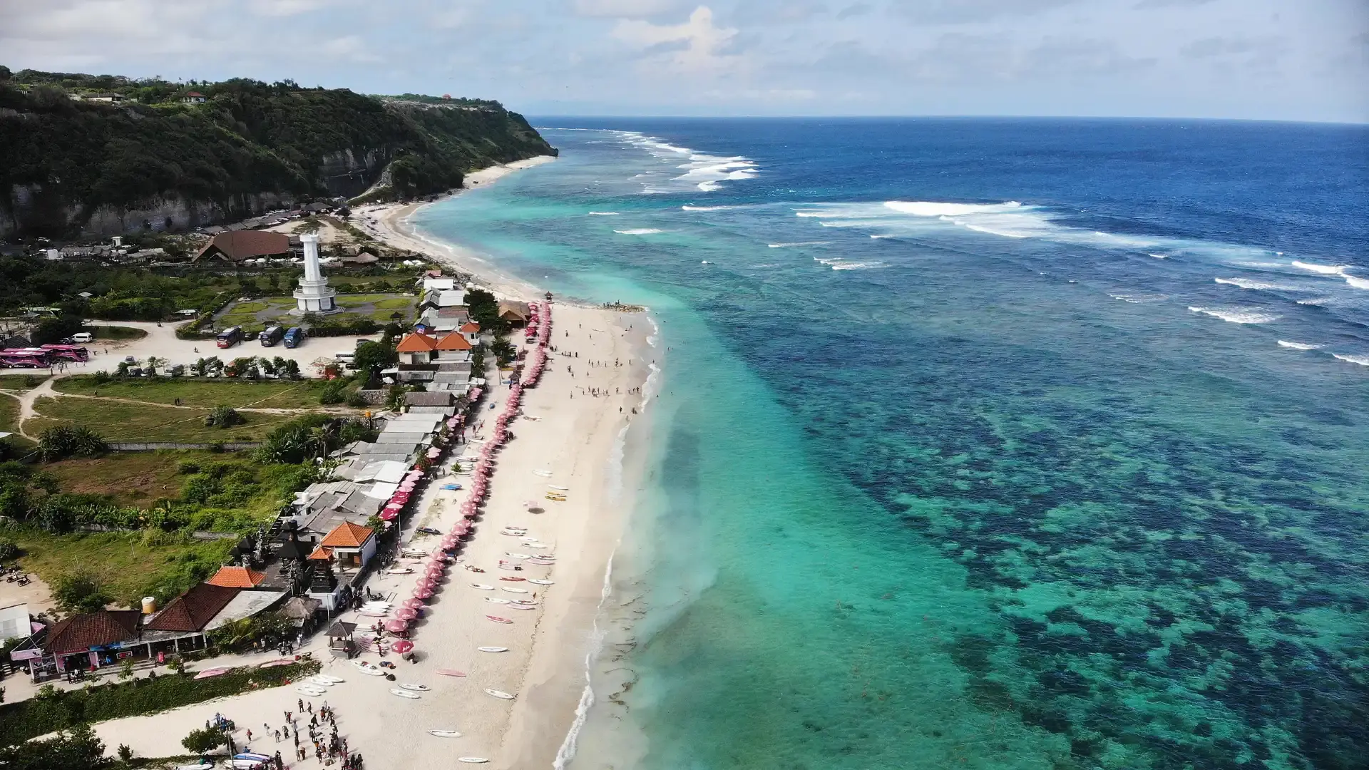 Hotels near Pandawa Beach