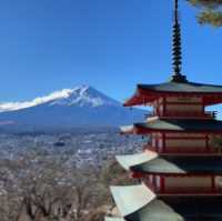 富士山と五重塔   新倉富士浅間神社 