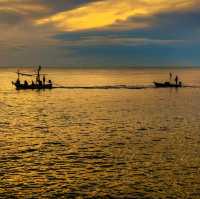 หาดทรายน้อย : Noi Beach 