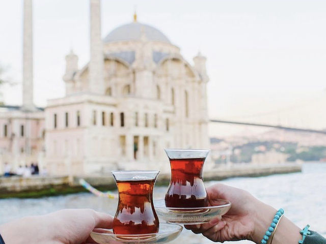 The iconic Mosque by the strait