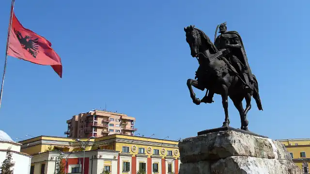 鄰近Skanderbeg Statue的酒店
