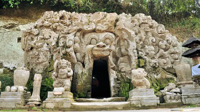 2_Ubud Palace