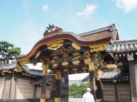 豪華な天守閣の「二条城」