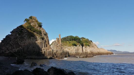 花岙岛的石林景区还是很有特点的，下午去更好，去海边的路上基本