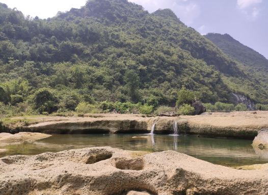 Zhongdu Town Xiangshui Waterfall