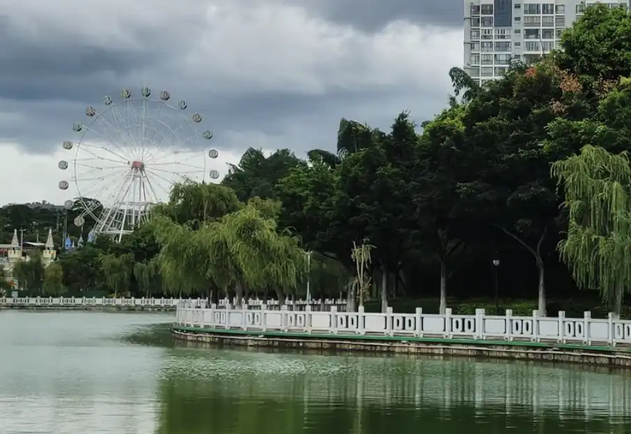 Hotels near Guangci Lake