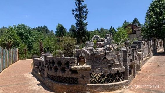 Huangguoshu Potted Landscape Garden