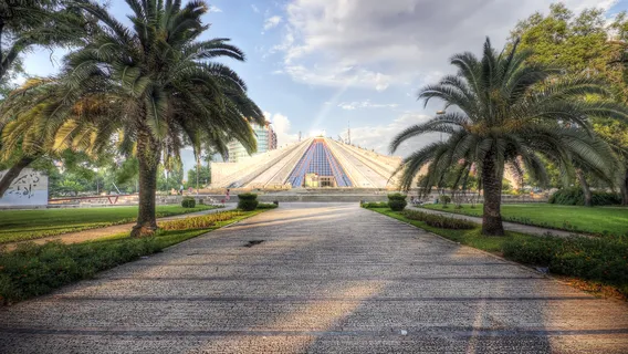 Piramide di Tirana