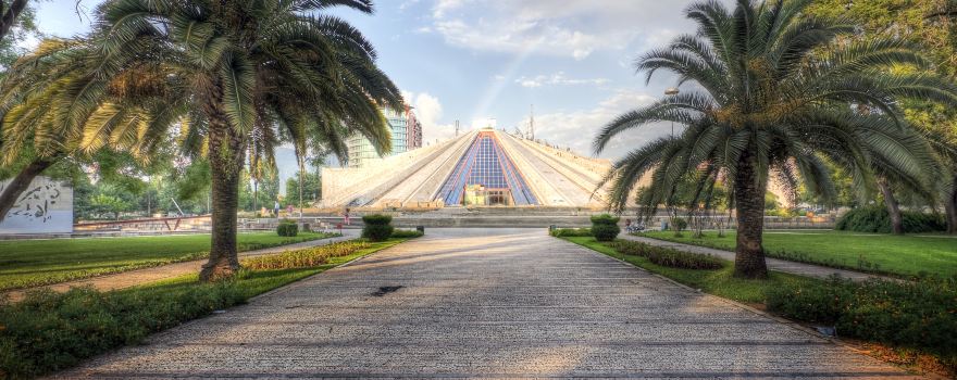 Pyramide de Tirana