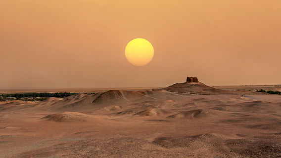 Sunset Sightseeing in Jiuquan