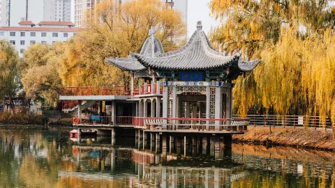Little West Lake attraction in Lanzhou
