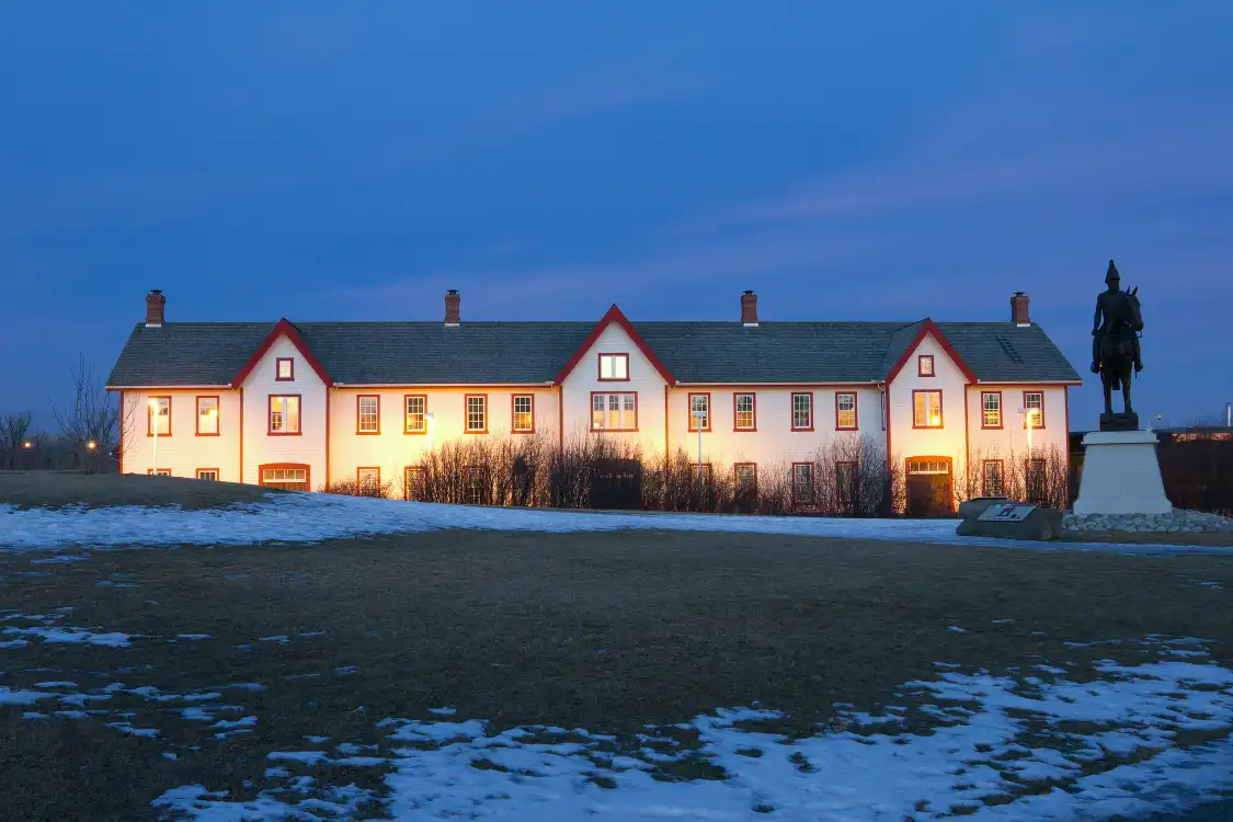 Hotels near The Confluence Historic Site & Parkland