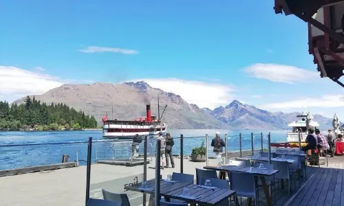 FINZ SEAFOOD & GRILL