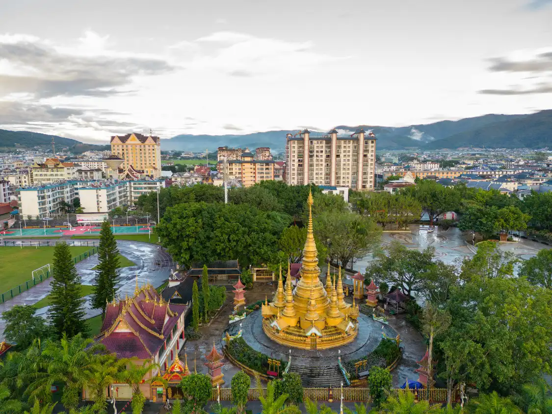 Hotels near Menglian Shwedagon Pagoda