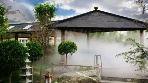 玩水避暑