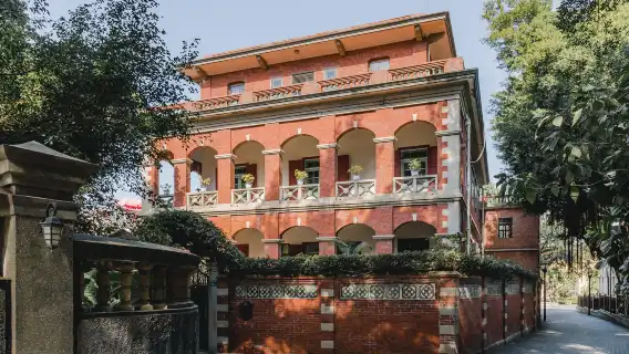 Xiamen Kulangsu,South Putuo Temple, Hulishan Fortress Day Tour (Optional Group Tour)