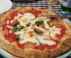 Pizzeria da Peppe Napoli Sta’ Ca” User Photo