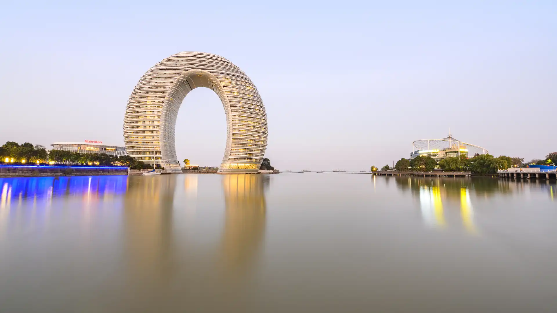 鄰近月亮廣場的酒店