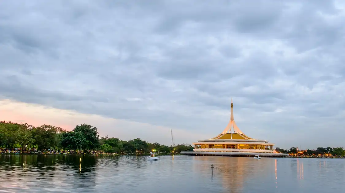 Hotels near Surat Thani Rama 9 Public Park