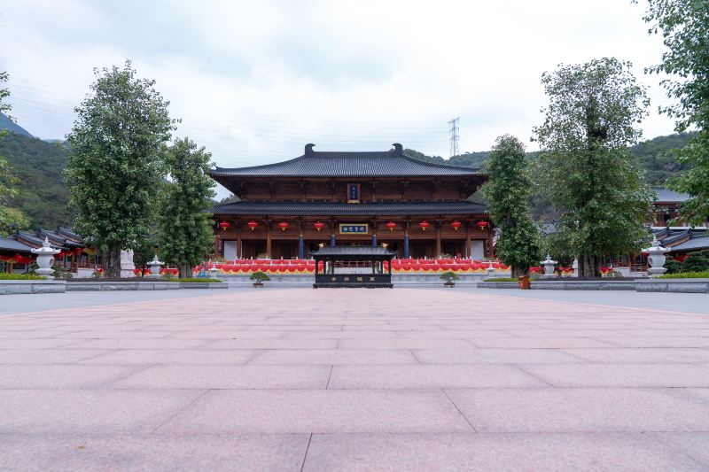 Qishan Wanfo Temple （South Gate）