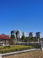 Citizen Park (Fenghuang Middle Avenue)