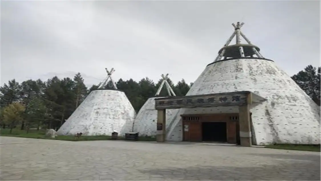 Отели рядом с достопримечательностью «Музей народа Цуен Лунь»