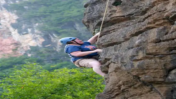 【陽朔戶外攀登/飛拉達】廣西桂林陽朔戶外運動體驗/金貓山攀登/飛拉達攀登溜索（含全套裝備+教練）