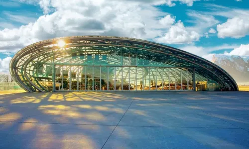 พิพิธภัณฑ์เครื่องบินแฮงการ์เซเว่น กระทิงแดง