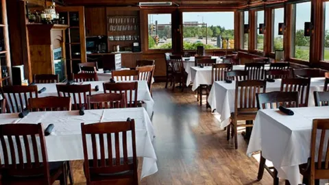 Black Woods Grill & Bar in 덜루스