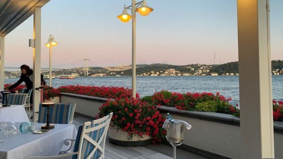 Aqua Restaurant