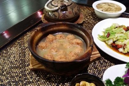 BAI KONG QUE DAI WANG FU CU LIANG YAN