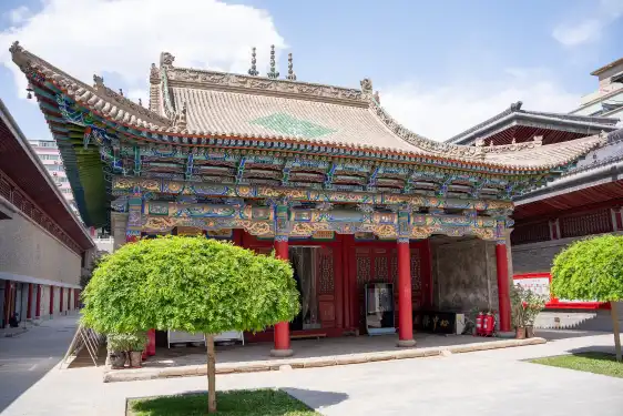 鄰近白衣寺塔的酒店