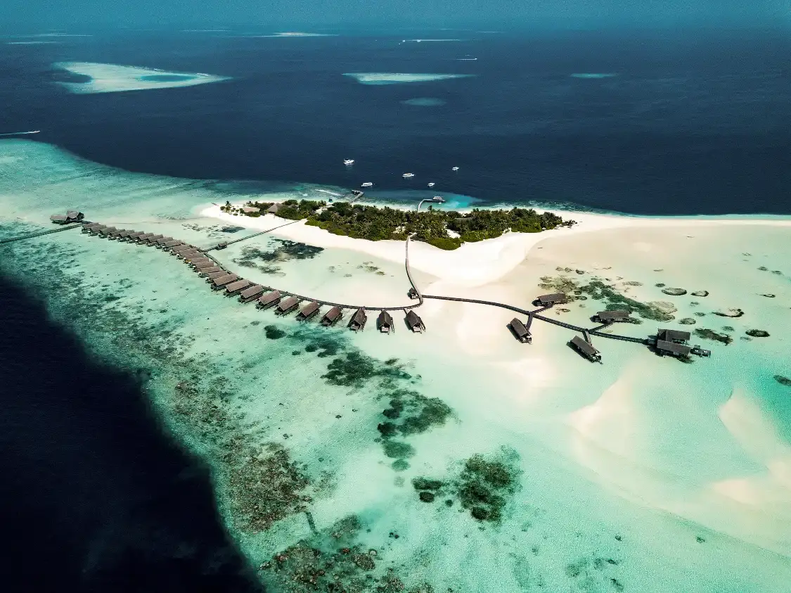Hotels near Makunufushi