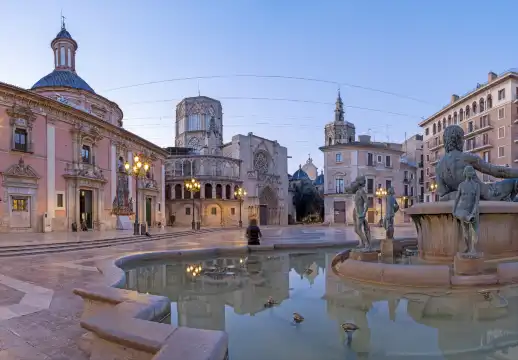 鄰近瓦倫西亞主教座堂的酒店