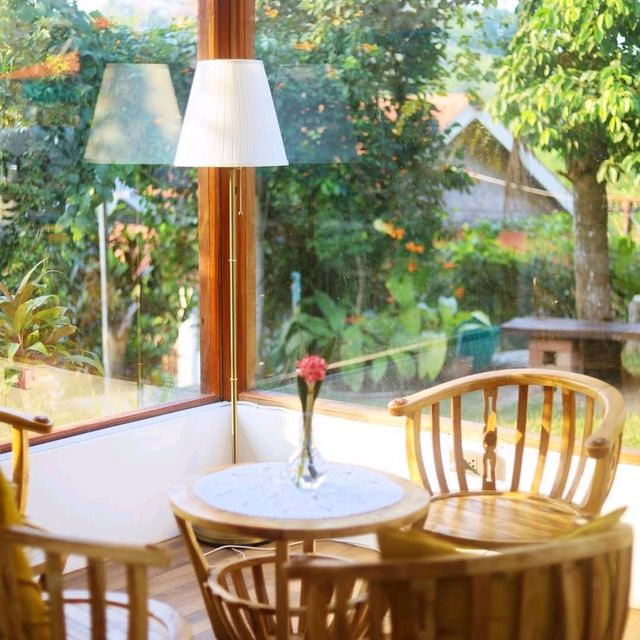 Niche cafe 