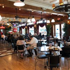 Maxwell's East Coast Eatery User Photo